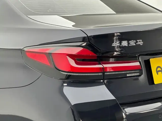 BMW 5 Series — Фото автомобиля 30