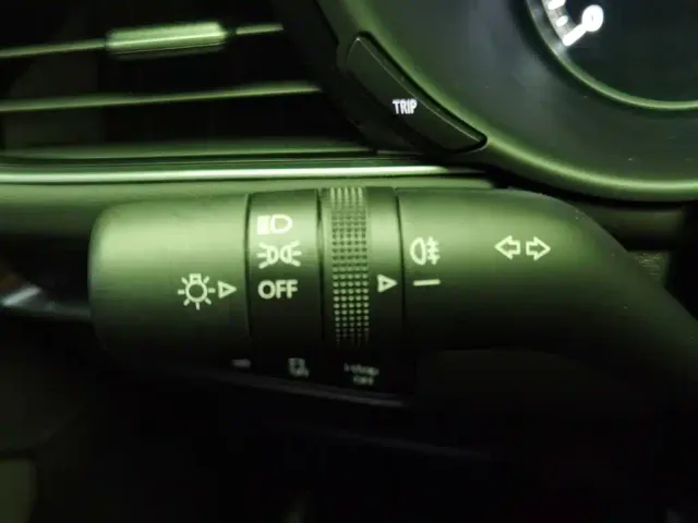Mazda Axela — Фото автомобиля 21