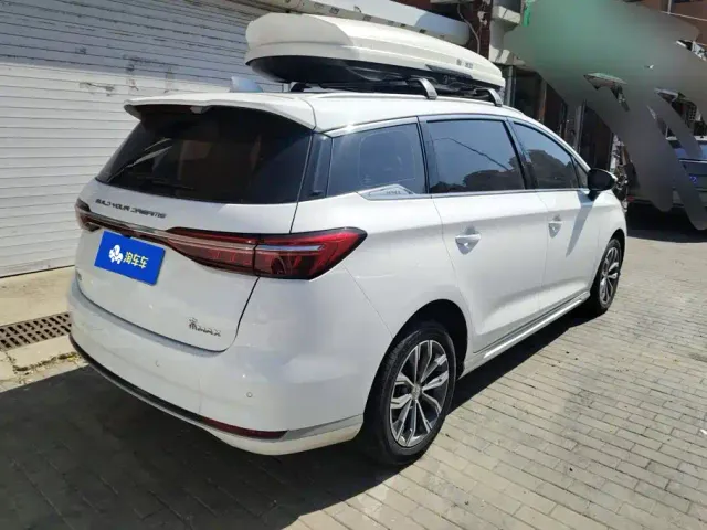 BYD Song MAX — Фото автомобиля 3