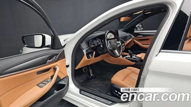 BMW 5 Series G30 — Фото автомобиля 15