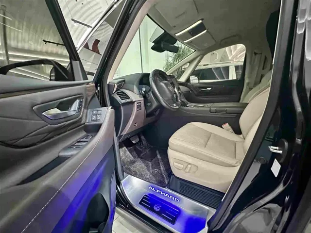 Toyota Alphard — Фото автомобиля 5
