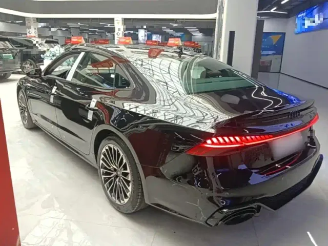 Audi A7L — Фото автомобиля 4