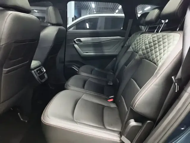 Geely Haoyue L 2023 2.0T DCT Premium Model — Фото автомобиля 12