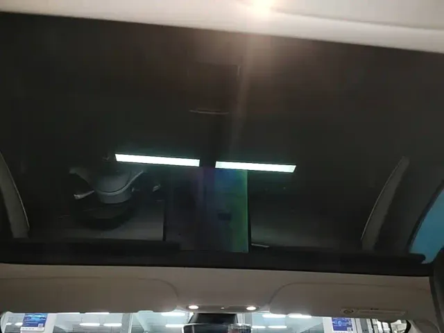 Tesla Model 3 — Фото автомобиля 17