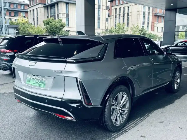 Cadillac Lyriq — Фото автомобиля 3