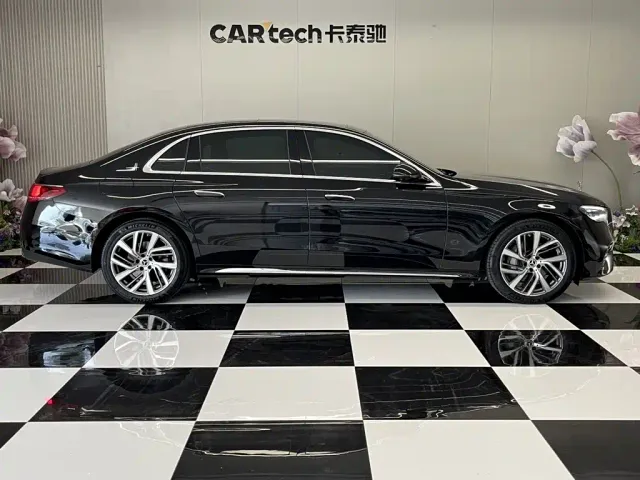 Mercedes-Benz E-Class — Фото автомобиля 7