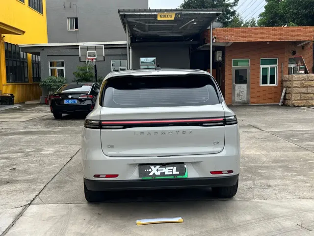Leapmotor C10 — Фото автомобиля 11
