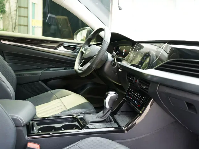 Volkswagen Passat — Фото автомобиля 10