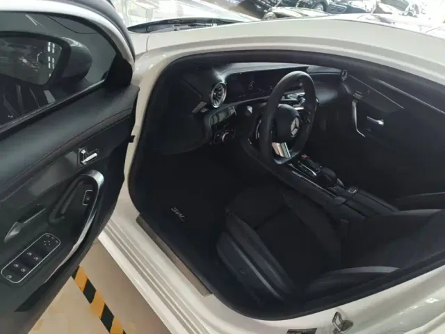 Mercedes-Benz A-Class — Фото автомобиля 11