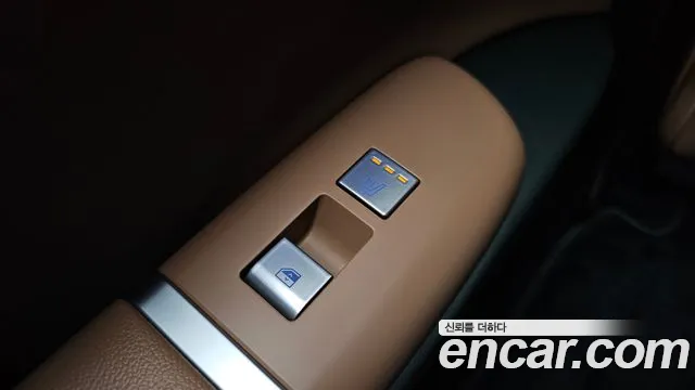 Hyundai Grandeur Grandeur (GN7) 2.5 Бензин 2WD — Фото автомобиля 26