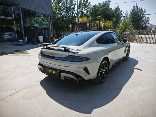 Xiaomi SU7 — Фото автомобиля 11