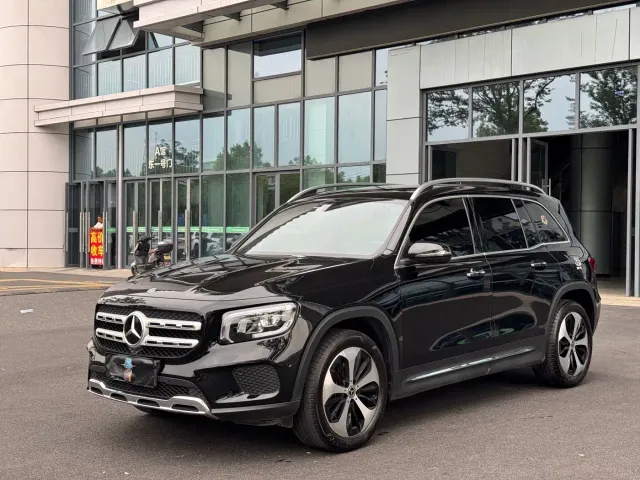 Фотография автомобиля — Mercedes-Benz GLB-Class