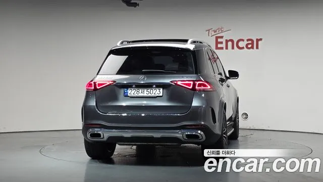Mercedes-Benz GLE-Class — Фото автомобиля 2