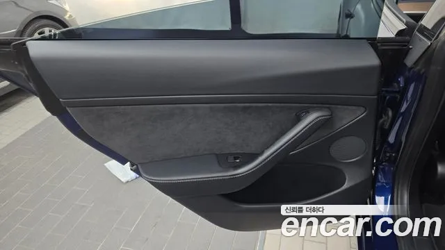 Tesla Model 3 — Фото автомобиля 14