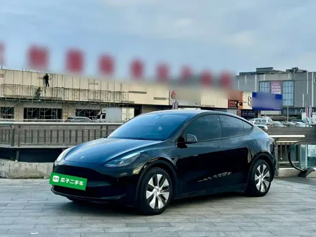 Фотография автомобиля — Tesla Model Y