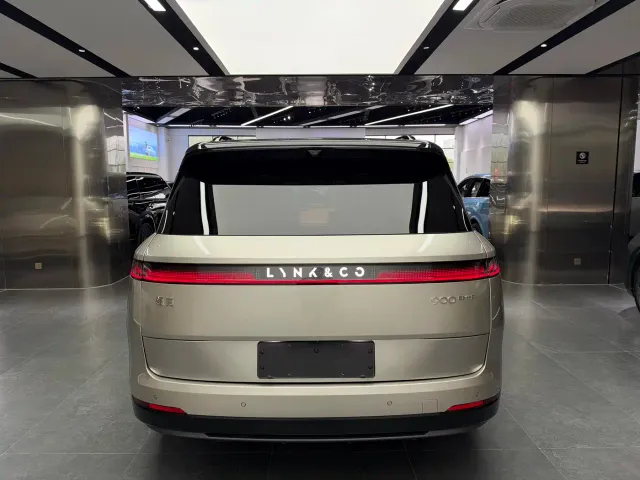 Lynk & Co 900 — Фото автомобиля 15