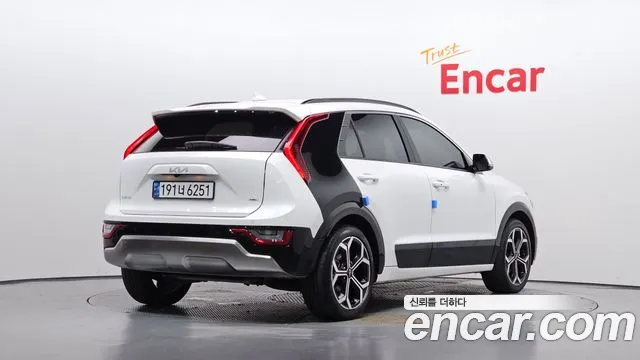 Kia Niro The All New Niro Signature — Фото автомобиля 2