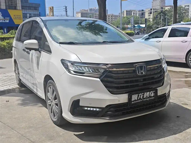 Honda Odyssey — Фото автомобиля 3