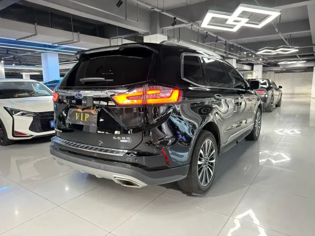 Ford Edge — Фото автомобиля 4