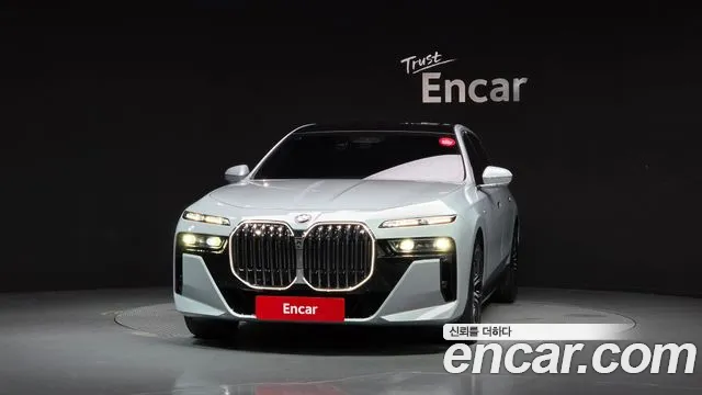 BMW 7-Series 7 серия (G70) 740i sDrive M Sport — Фото автомобиля 2