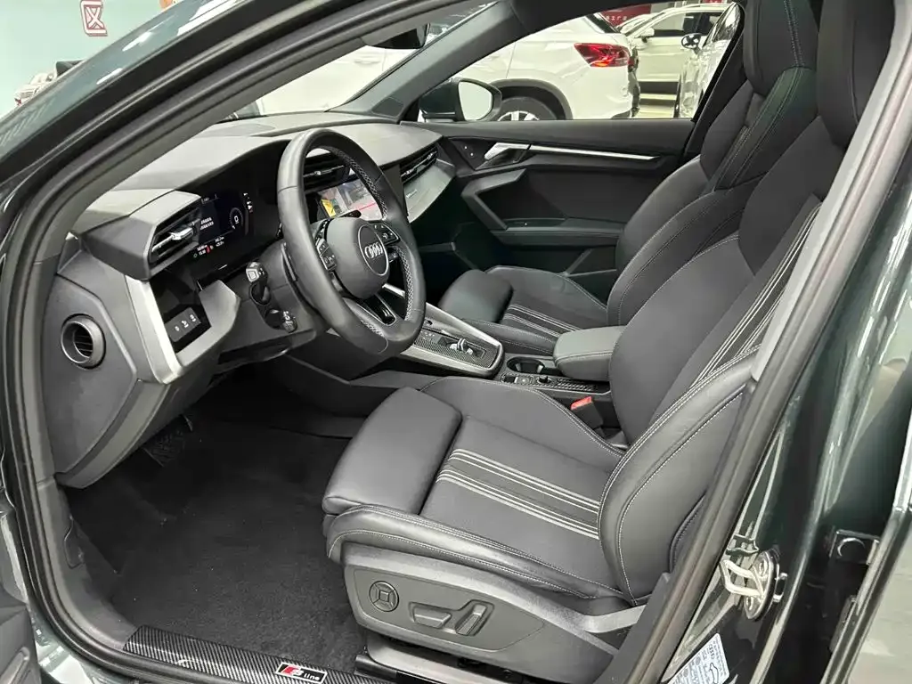 Audi Audi A3 2023 Facelift Sportback 35 TFSI Fashion Sport — Фото автомобиля 16