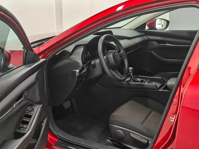 Mazda Axela — Фото автомобиля 7