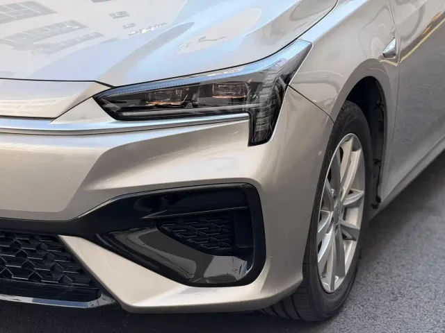 GAC Aion S — Фото автомобиля 11