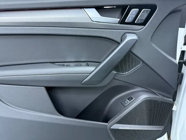 Audi Q5L — Фото автомобиля 4