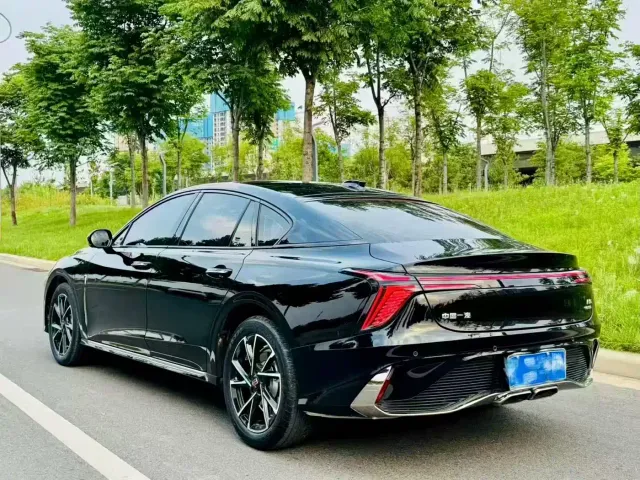 Hongqi H6 — Фото автомобиля 9