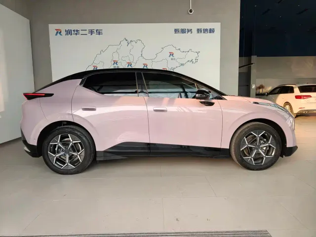 Lynk & Co Z20 — Фото автомобиля 3