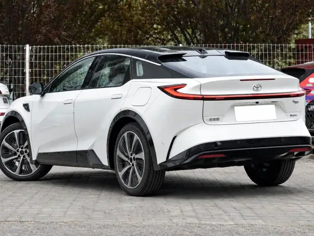 Toyota bZ5 — Фото автомобиля 6