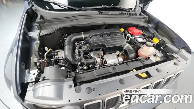 Jeep Renegade — Фото автомобиля 6