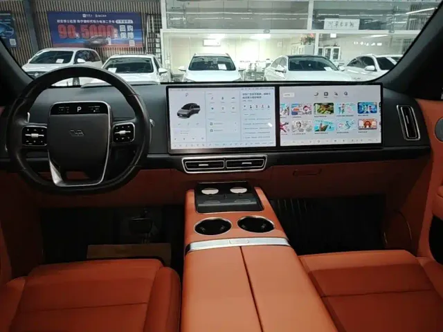 Li Auto L7 — Фото автомобиля 12