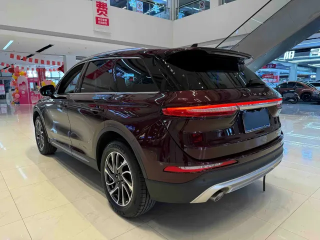 Lincoln Corsair — Фото автомобиля 3