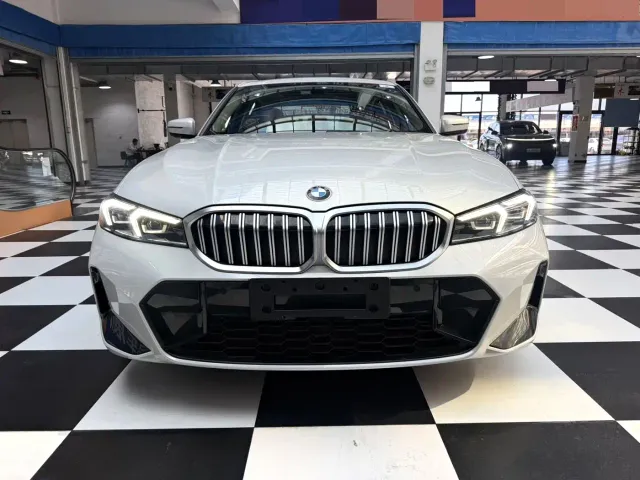 BMW 3 Series — Фото автомобиля 2