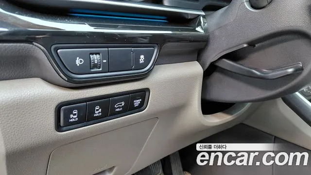 Kia Carnival Generation 4 — Фото автомобиля 26