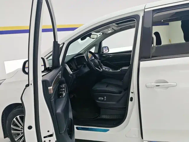 GAC Trumpchi M8 — Фото автомобиля 9