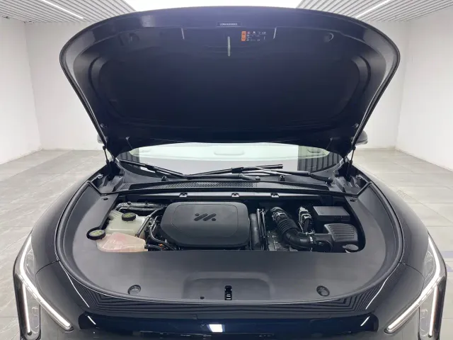 IM Motors LS6 — Фото автомобиля 9