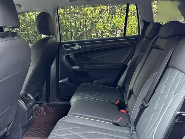Volkswagen Tiguan L — Фото автомобиля 11