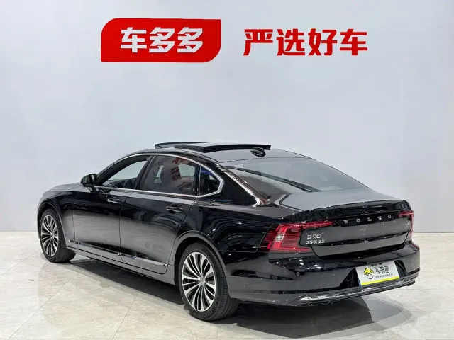 Volvo S90 — Фото автомобиля 5