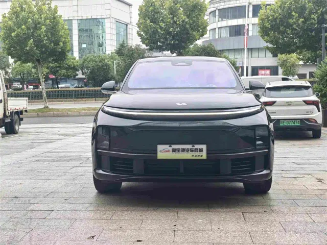 Li Auto L7 — Фото автомобиля 2