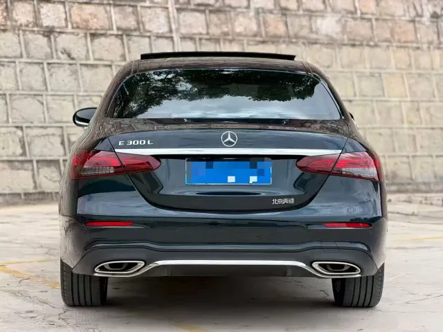 Mercedes-Benz E-Class — Фото автомобиля 9