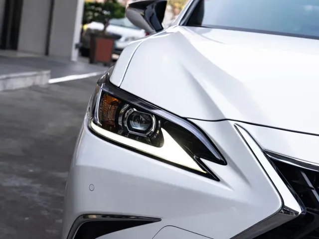 Lexus ES — Фото автомобиля 6