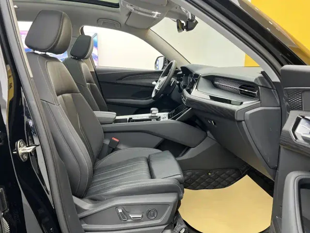 Audi Q6 — Фото автомобиля 18