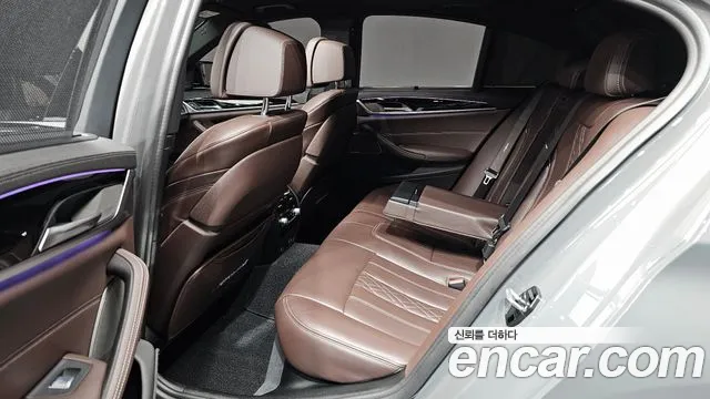 BMW 5 Series G30 — Фото автомобиля 12