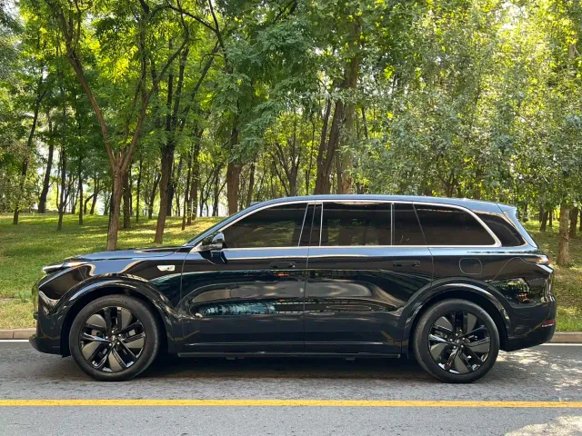 Li Auto L9 — Фото автомобиля 2