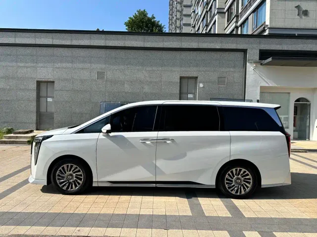 GAC Trumpchi M8 — Фото автомобиля 7