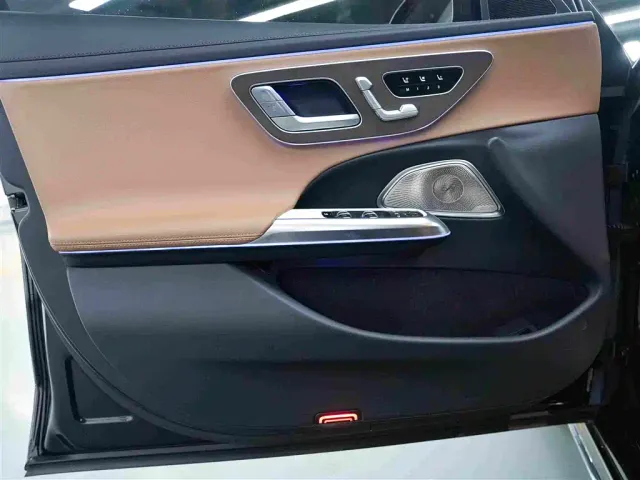 Mercedes-Benz E-Class — Фото автомобиля 9