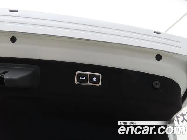 Genesis G90 Бензин 3.5 турбо AWD — Фото автомобиля 17
