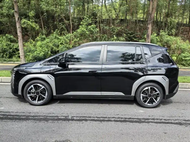 GAC Aion Y — Фото автомобиля 2
